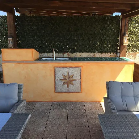 Bed and breakfast La Dolce Vita On The Beach