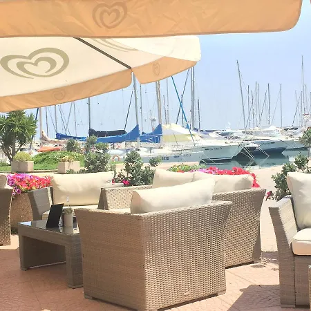 La Dolce Vita On The Beach Bed and breakfast